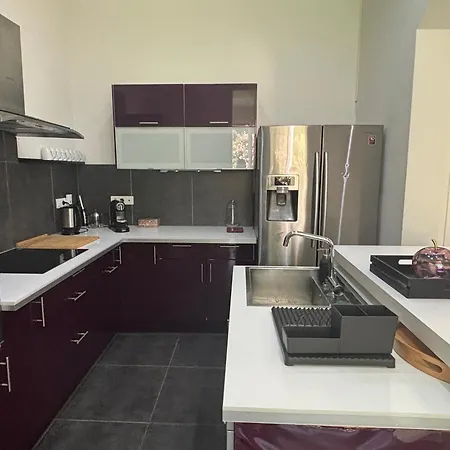 St Joseph فيلة *